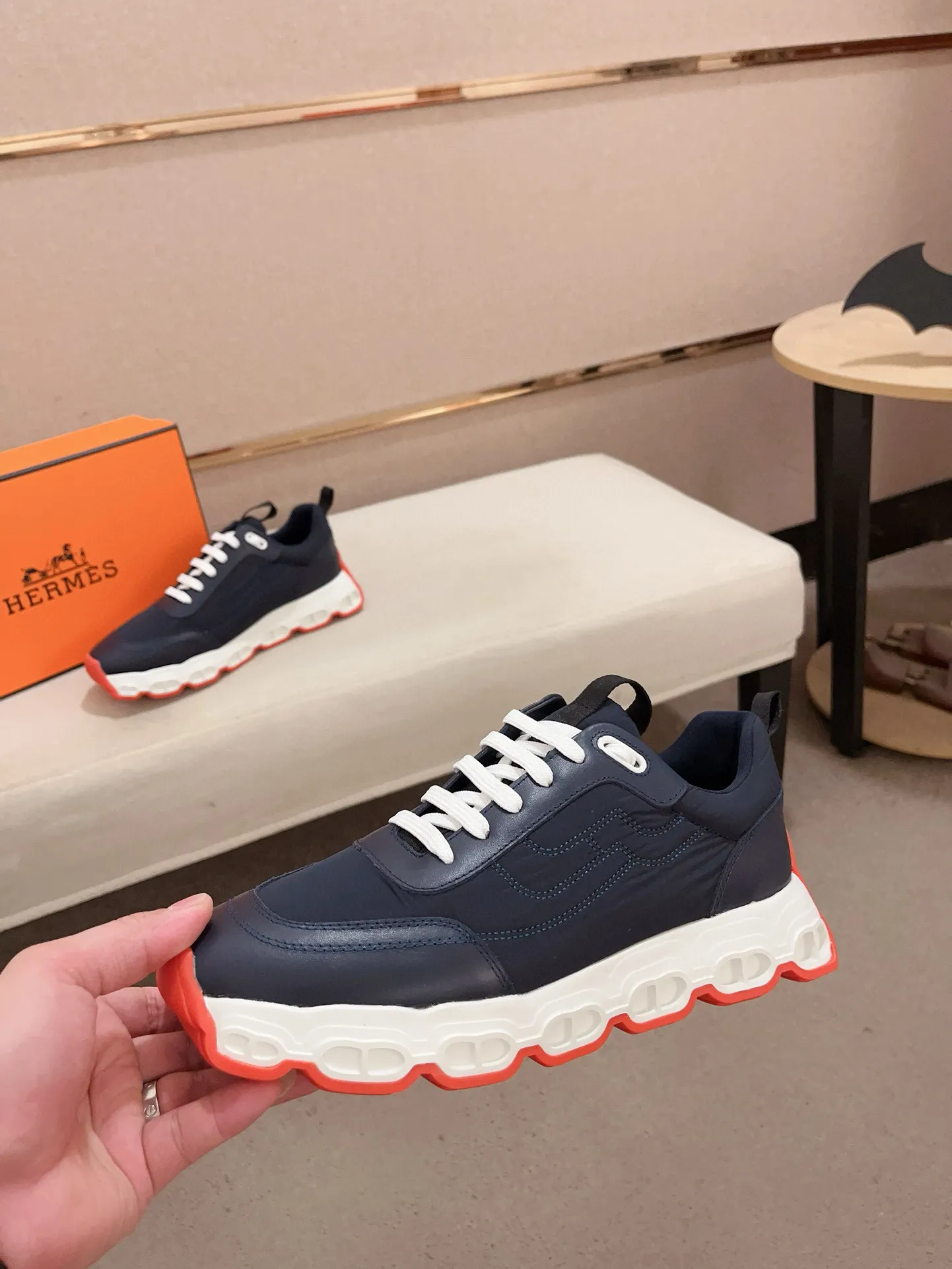 Factory price: 460💰《HERMES》【Classic Original Version】Hermès; Top 🔝 Purchasing Agency 🔍🔍 Men's latest 🇺🇸 counters are on sale simultaneously, original imported from Italy ▲▲First-layer cowhide ▲▲ (high-end, extravagance and class) times) Exquisite workmanship (Italian 🇮🇹Imported water-dyed 🐂cowhide lining) sole: Original sole provided by the original factory, ⚠️exclusive double-layer activity·TPR·rubber·combined molded outsole; super comfortable·wear-resistant·non-slip·environmental protection The real thing is more beautiful if you take the real thing (high quality, follow the order), you can enter and exit the counter at will * Number of yards: 38·39·40·41·42·43·44# (can be customized 45.)